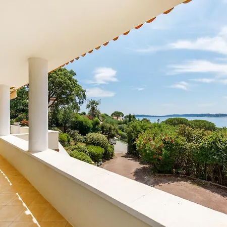 Les Trois Piliers Yourhosthelper *